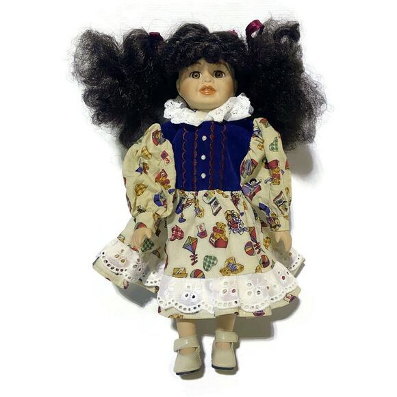Lasting Impressions Doll Heritage Mint Companion Collection in Carrying Case 12" - Picture 5 of 12